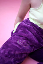 Load image into Gallery viewer, Snuggle City Joggers Purple Grape Sick
